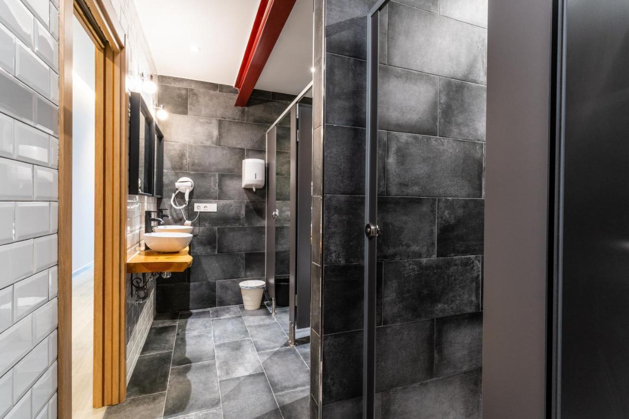 Four Rooms Hostel Lugo Zewnętrze zdjęcie